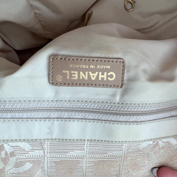 Authentic Chanel Vintage VTG Travel Line Tote in Blush with Dust-bag and Card - Picture 14 of 16